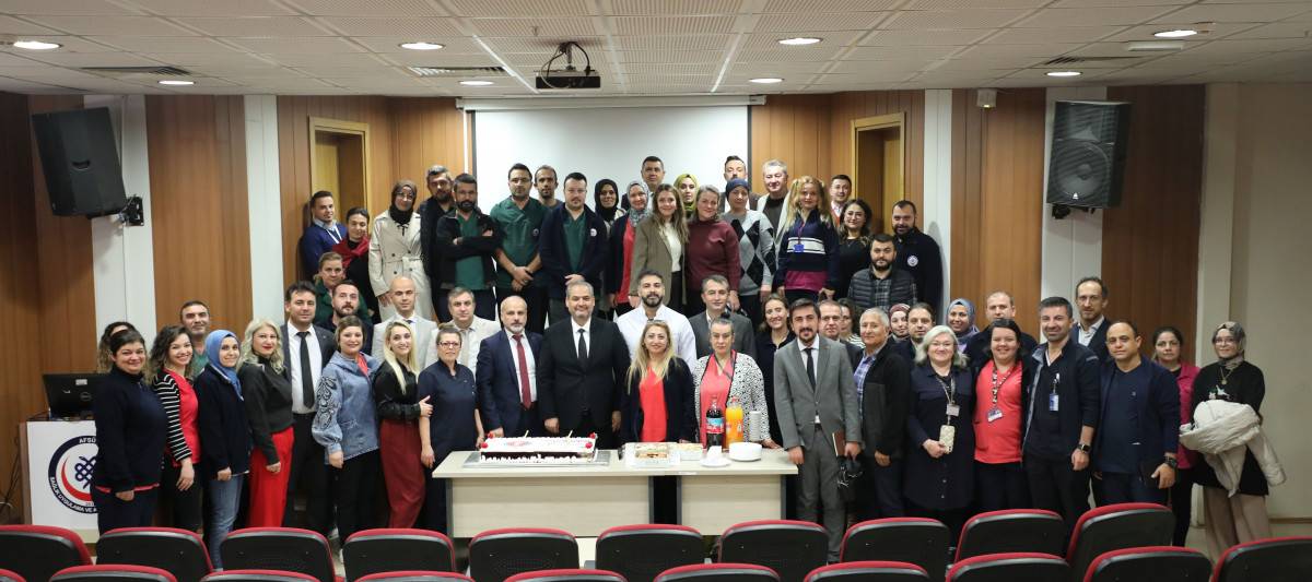 AFSÜ Rektörü Prof. Dr. Adem Aslan, Tıbbi Sekreterlere Teşekkür Etti