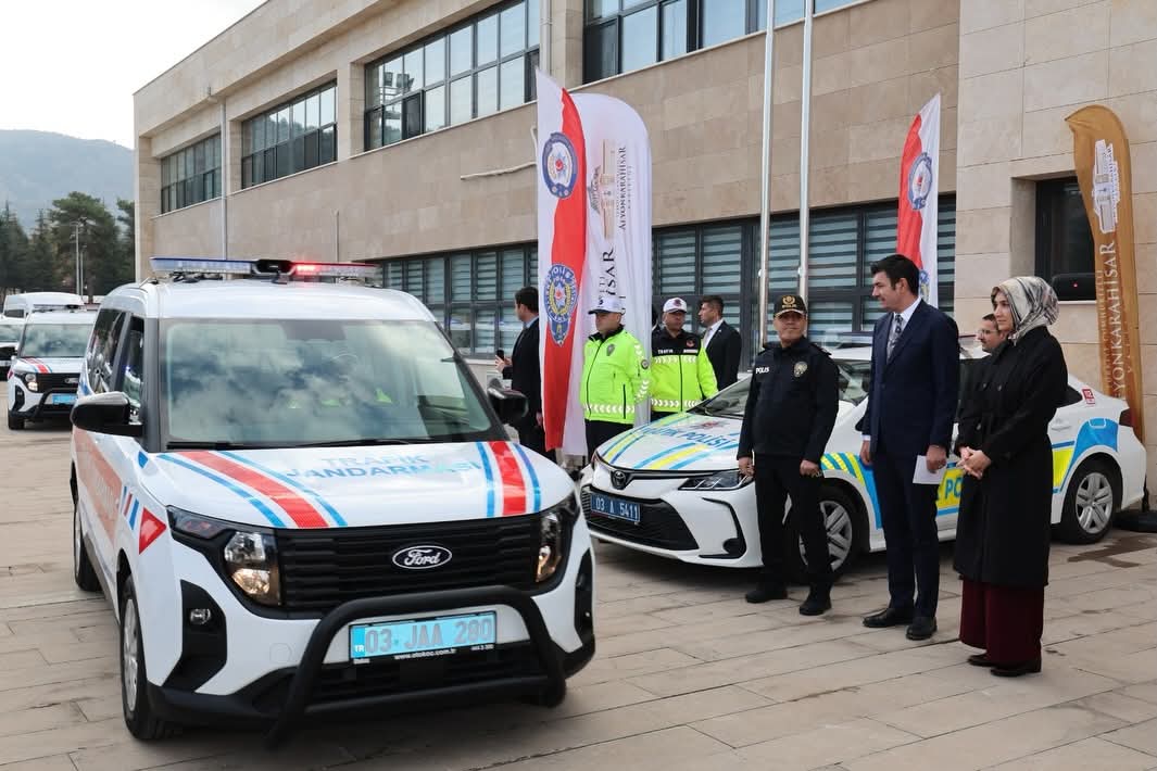 Afyonkarahisar'a 68 Yeni Güvenlik Aracı Teslim Edildi