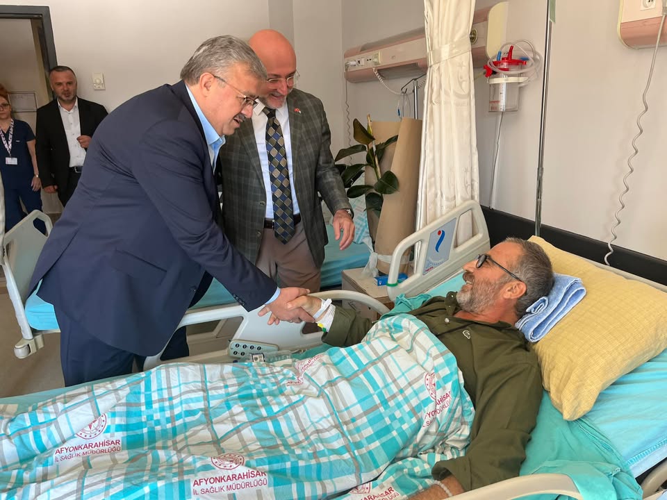 Afyonkarahisar Milletvekilinden Yangın Mağduru Ali İhsan Demirdelen'e Ziyaret