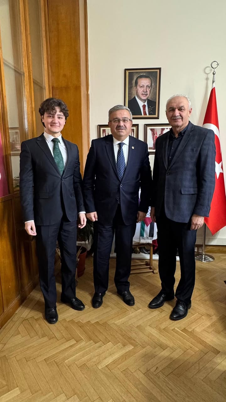 Afyonkarahisar Milletvekili TBMM'de Misafir Ettiği Hemşehrilerini Ağırladı