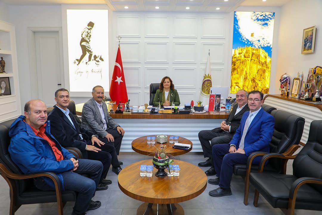 Afyonkarahisar İscehisar Mermerciler Derneği Başkanı Remzi Özcan, Önceki Dönem Dernek Başkanı Muharrem Çakmak,...