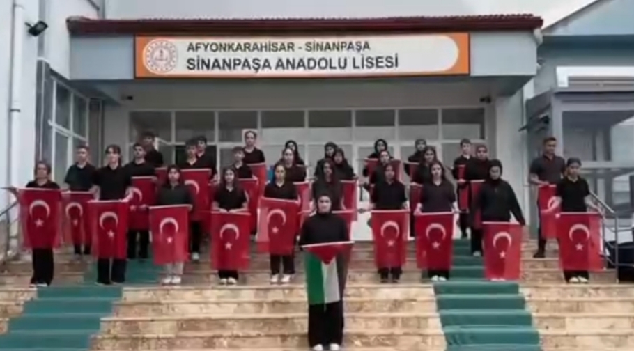 Öğrenciler Filistin Halkına Dabke Dansıyla Destek Verdi
