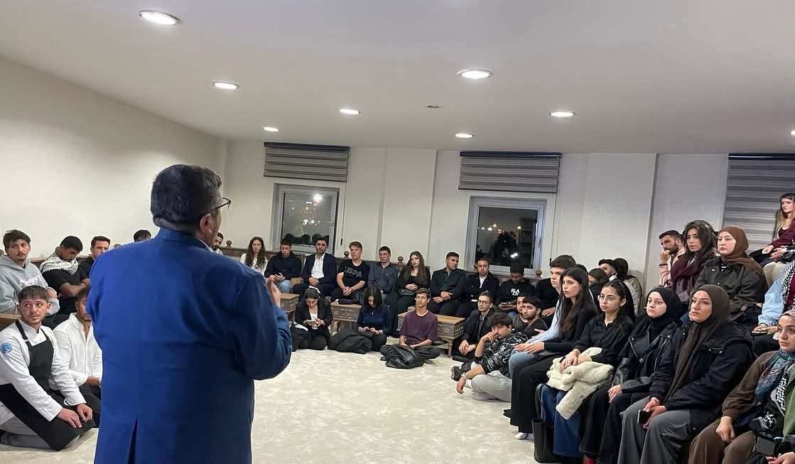 ÜNİDES Programı Genç Ofislerde Tanıtıldı