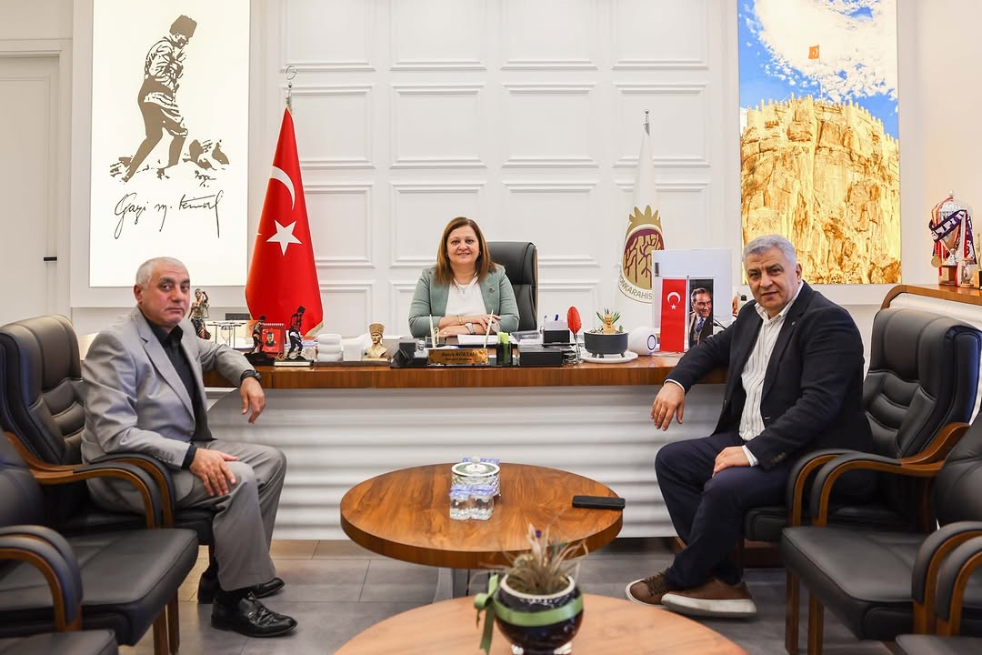 Bursa Afyonkarahisarlılar Yardımlaşma ve Dayanışma Derneği Başkanı Ali Albayrak ve Başkan Yardımcısı Yusuf Görüş Alışverişinde Bulundu