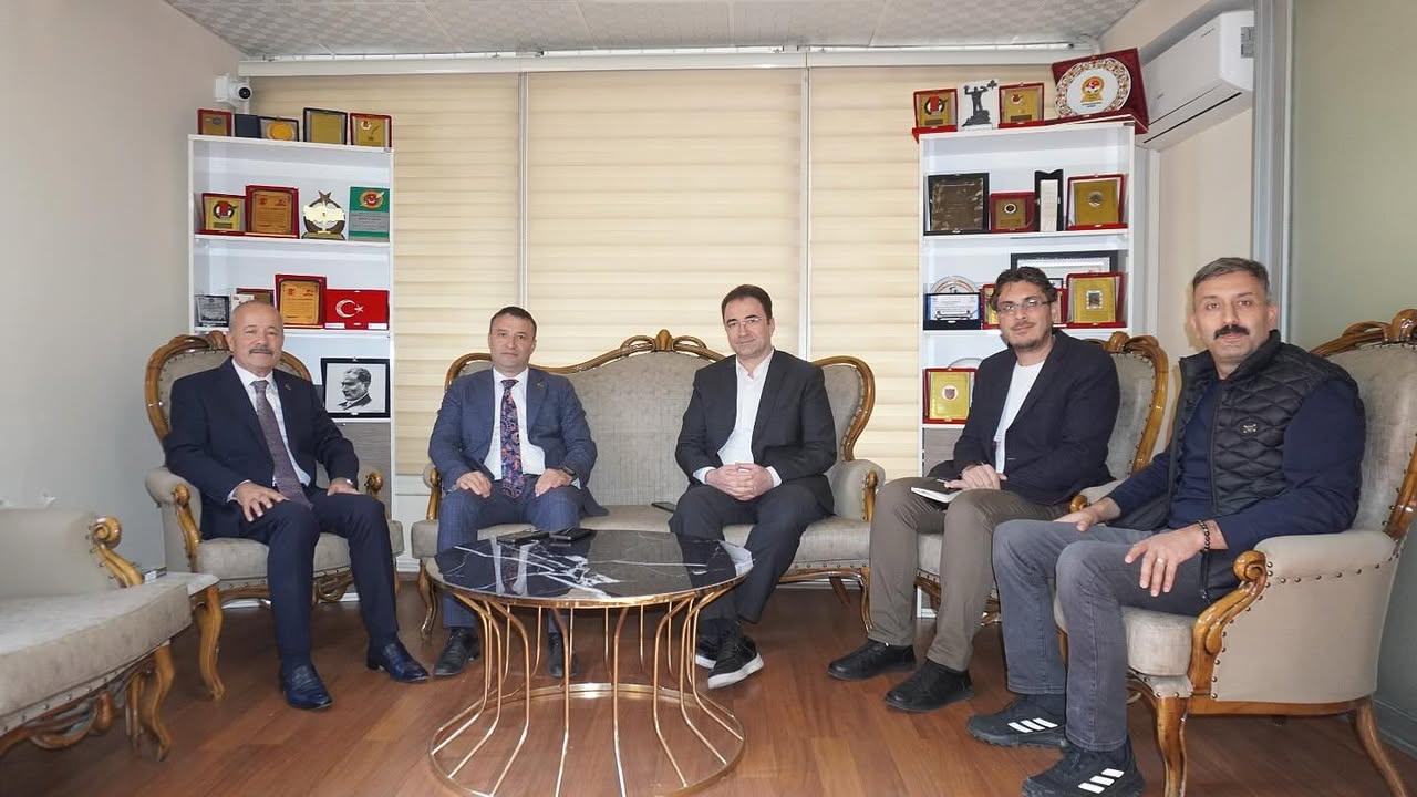 Afyonkarahisar Milletvekili Ahmet Kahveci Kocatepe Gazetesi'ni Ziyaret Etti