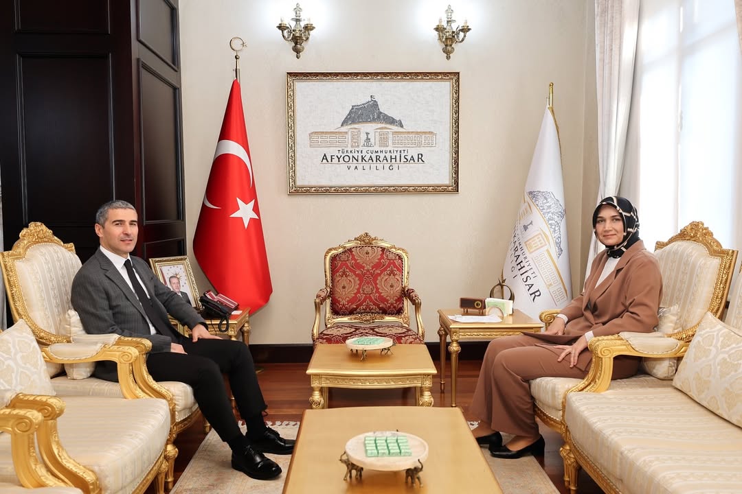 Valimiz Doç. Dr. Kübra Güran Yiğitbaşı, Uşak Valisi Dr. Naci Aktaş’ı Ziyaret Etti