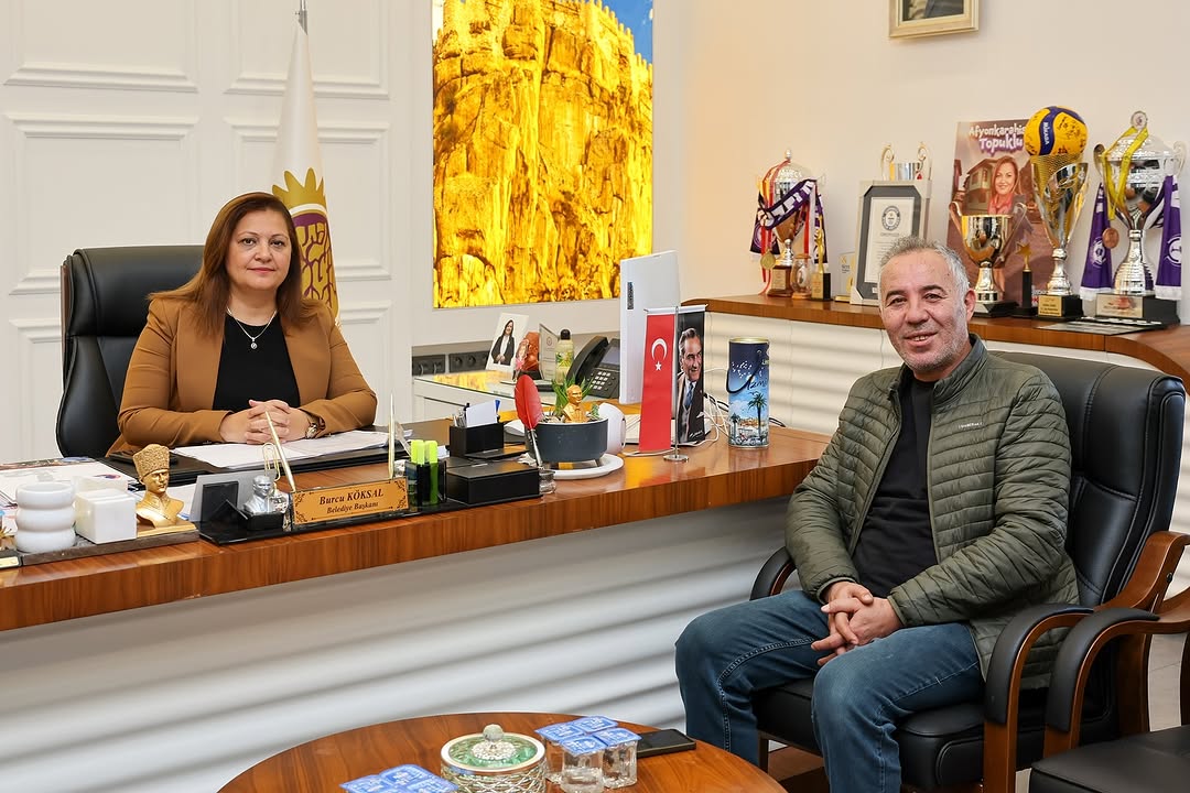 Afyonkarahisar Belediye Başkanı Cumhuriyet Halk Partisi Bolvadin İlçe Başkanı Ömer Çengel ile Görüş Alışverişinde Bulundu