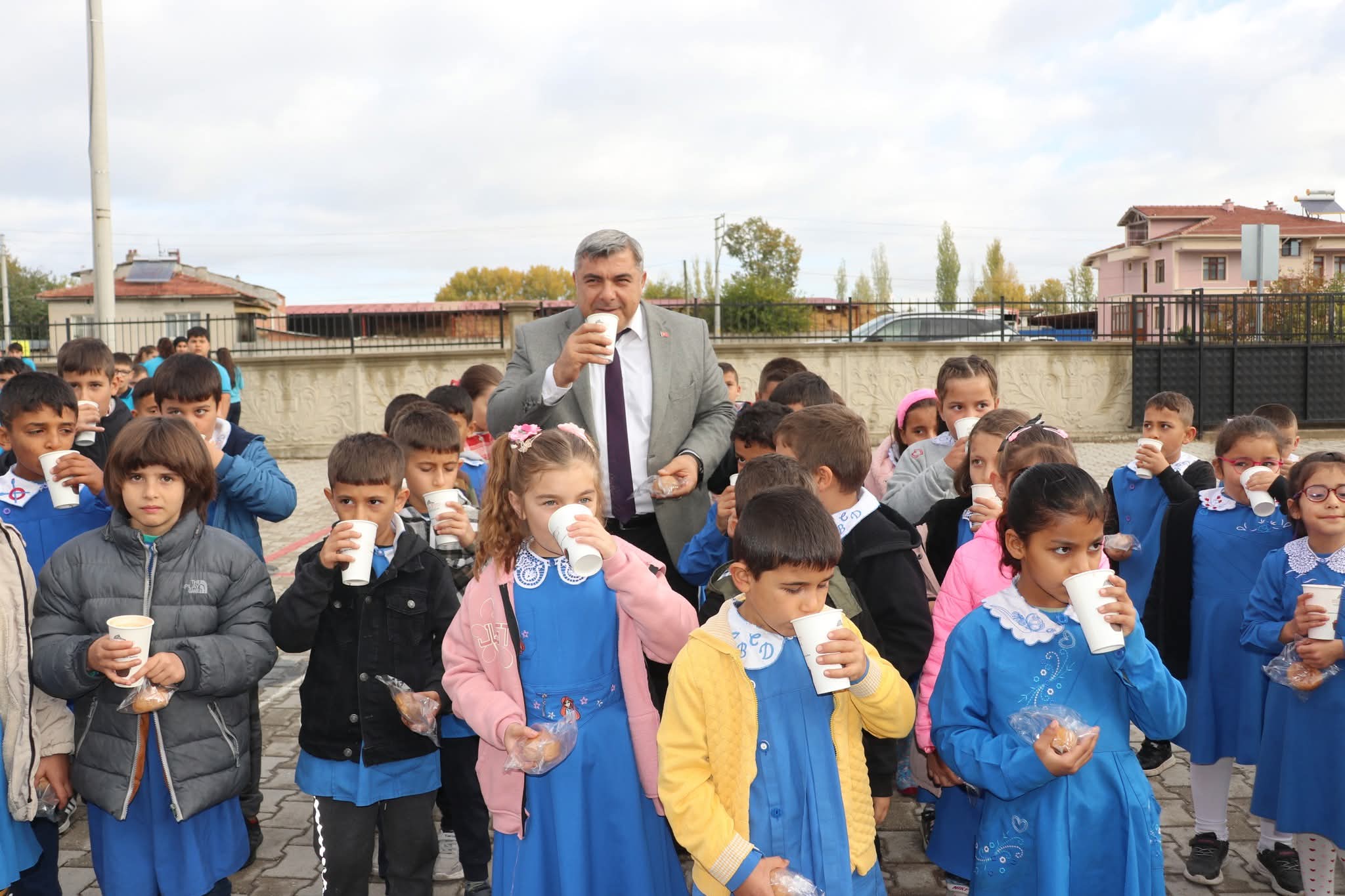 Sağlıklı Nesillere Sağlıklı Beslenme Projesi Devam Ediyor