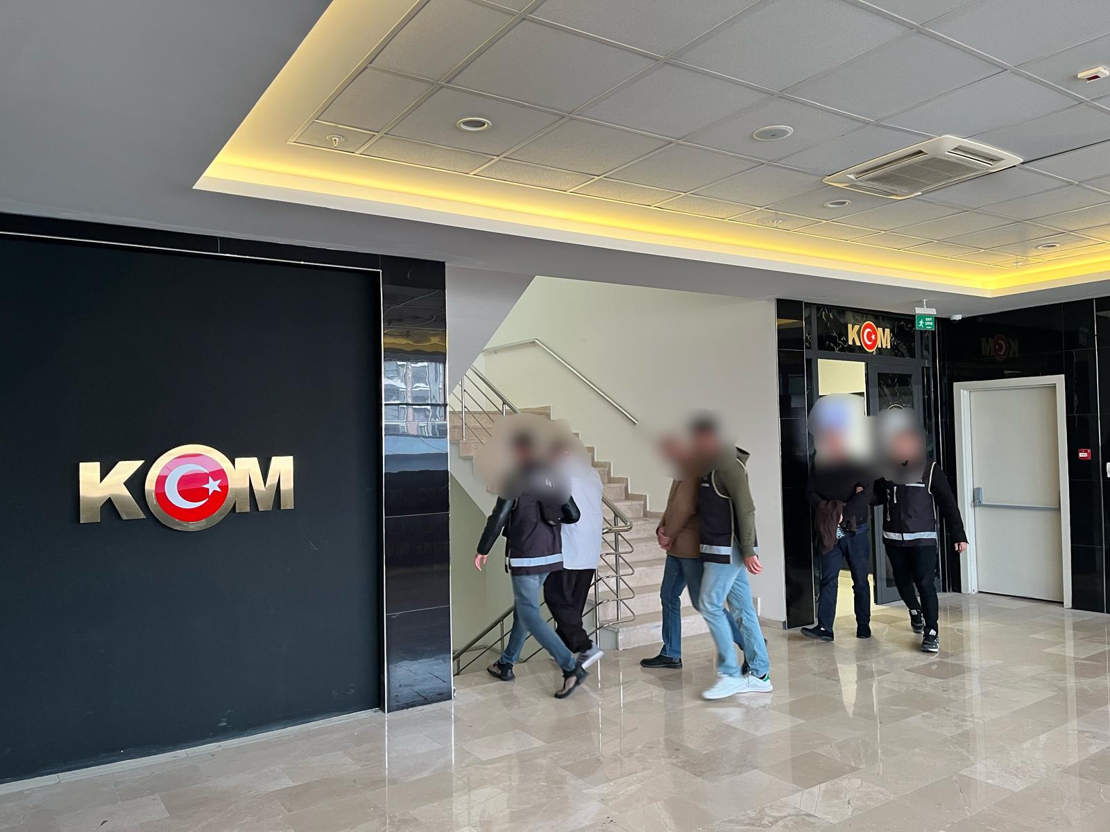 Afyonkarahisar'da Mali Suç Operasyonu: Senet, Doküman ve Silah Ele Geçirildi