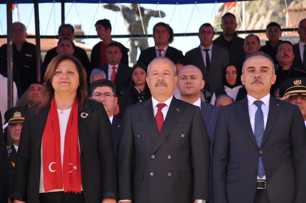 Afyonkarahisar Milletvekili Mehmet Taytak'ın Cumhuriyet Meydanı Paylaşımları