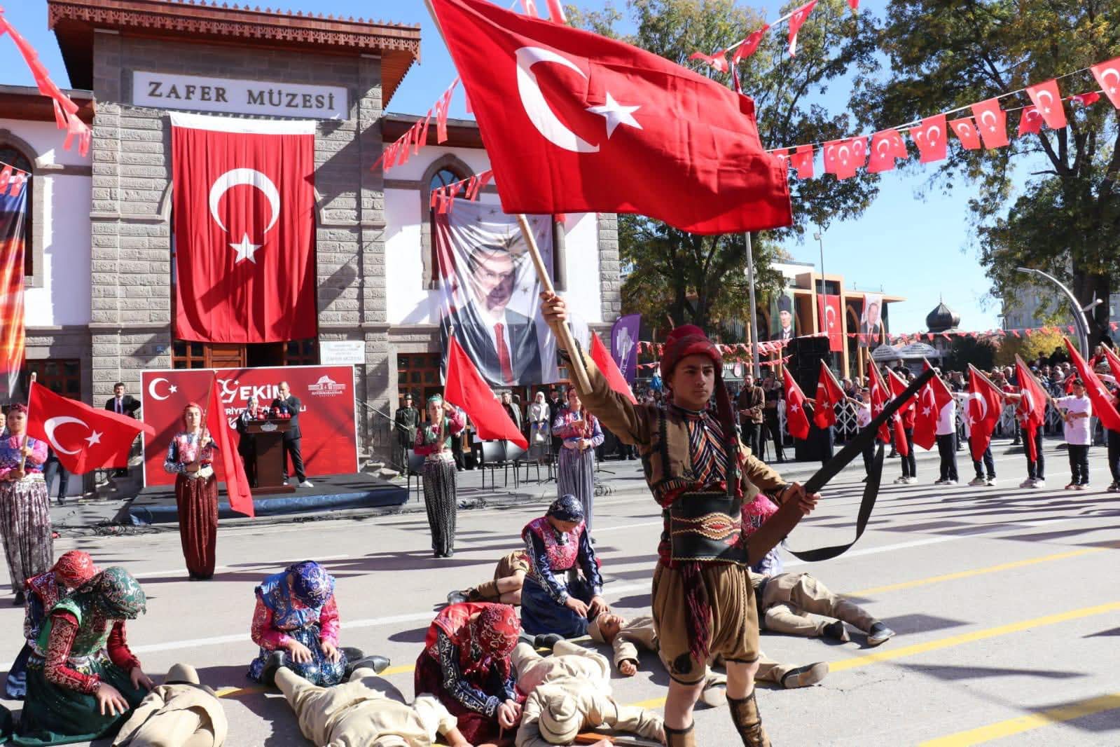 Afyonkarahisar'da 29 Ekim Cumhuriyet Bayramı Kutlamaları Coşkuyla Gerçekleşti