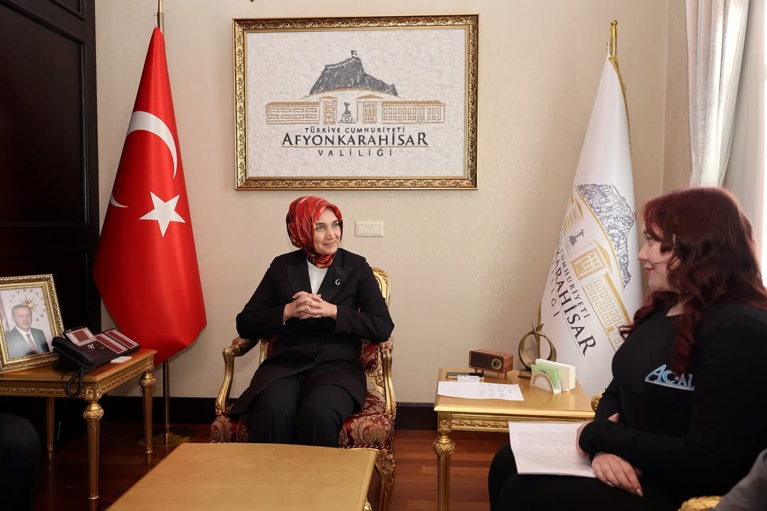 Afyonkarahisar Valiliği'nin Paylaşımı: Öğrenciler Tebrik Edildi