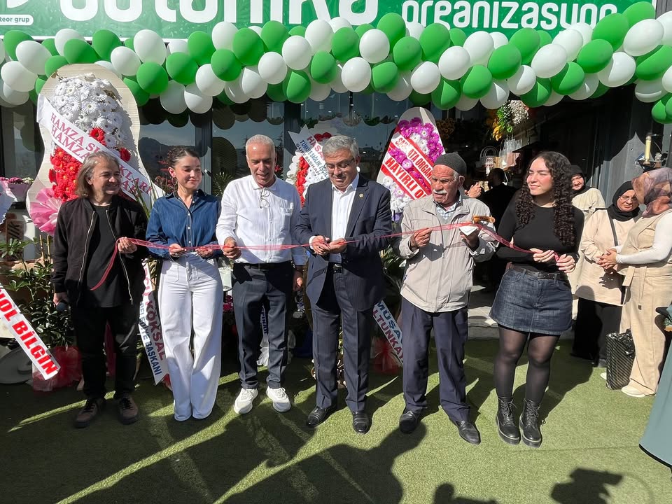 Afyonkarahisar'da Botanika Çiçek İşyerinin Açılışı Gerçekleştirildi