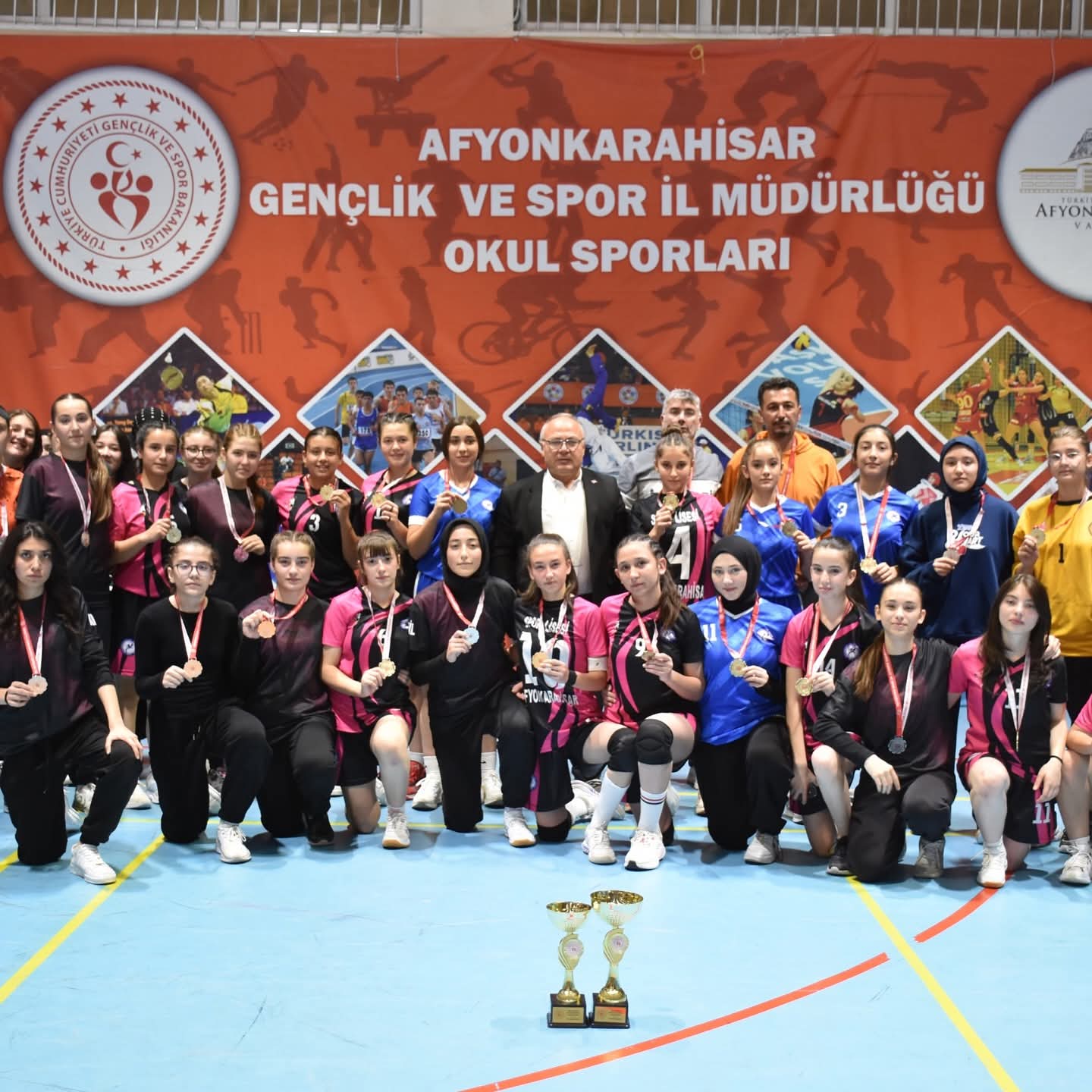 Okul Sporları Genç Kızlar Hentbol Müsabakaları Heyecanla Sonuçlandı