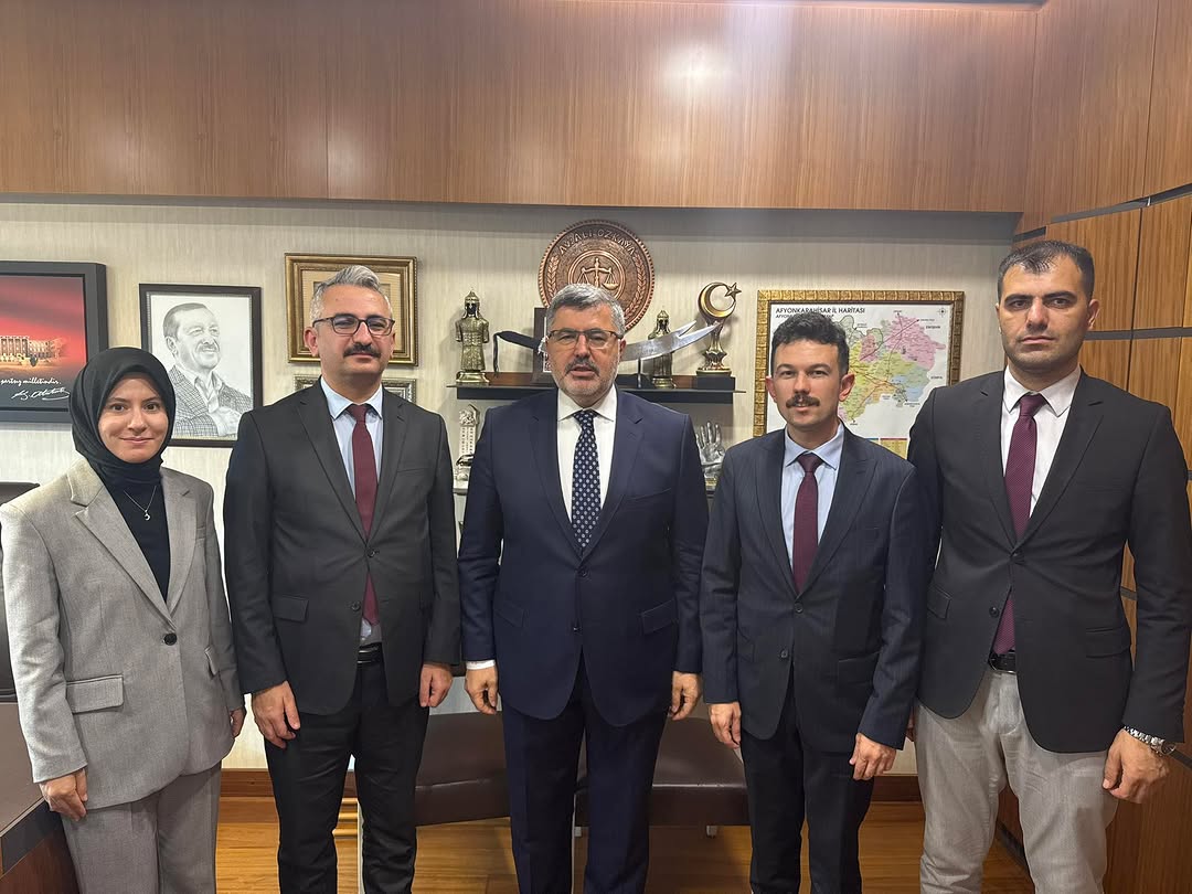 Sosyal Güvenlik Denetmenleri Derneği Başkanı Bahtiyar Hozer ve Yönetimi Gazi Meclisi'nde Misafir Edildi