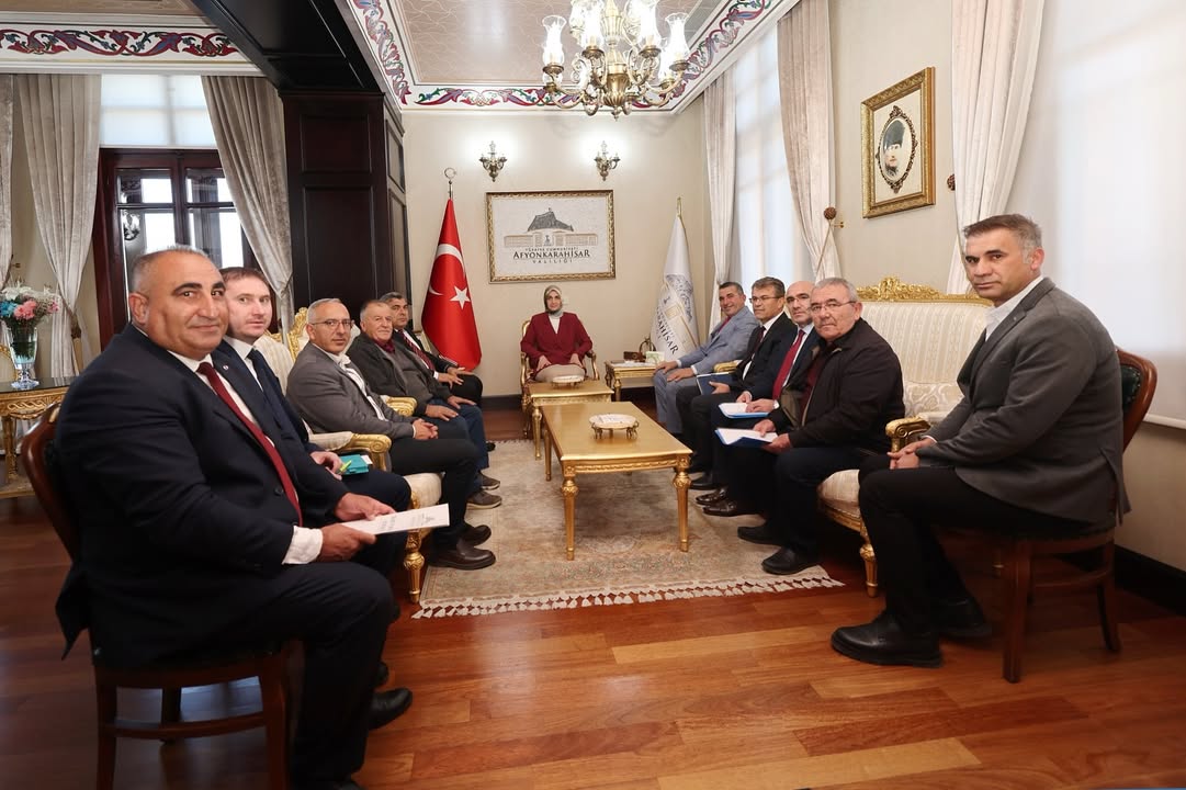 Valimiz Doç. Dr. Kübra Güran Yiğitbaşı, Çakır Mahallesi Muhtarı ve Çakırköyspor Kulüp Başkanı ile Görüştü