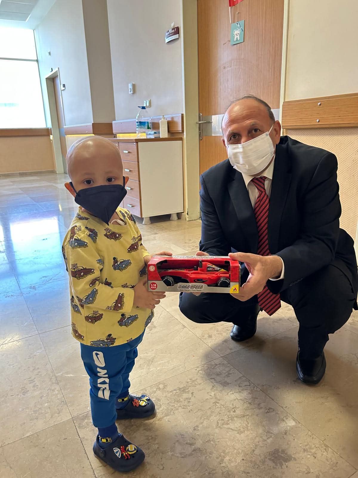 Lösemi Haftası Kapsamında Minik Yüreklere Moral Ziyareti