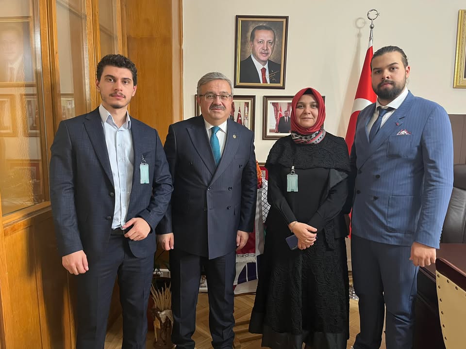 TBMM'de İhsaniye Belediye Başkanı Emine Gökçe ve Genç Kardeşlerini Ağırlayan Afyonkarahisar Milletvekili
