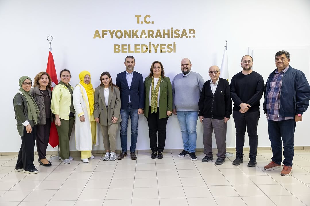 Afyonkarahisar Eczacı Odası Başkanı ve Eczacılarla Görüş Alışverişinde Bulundu