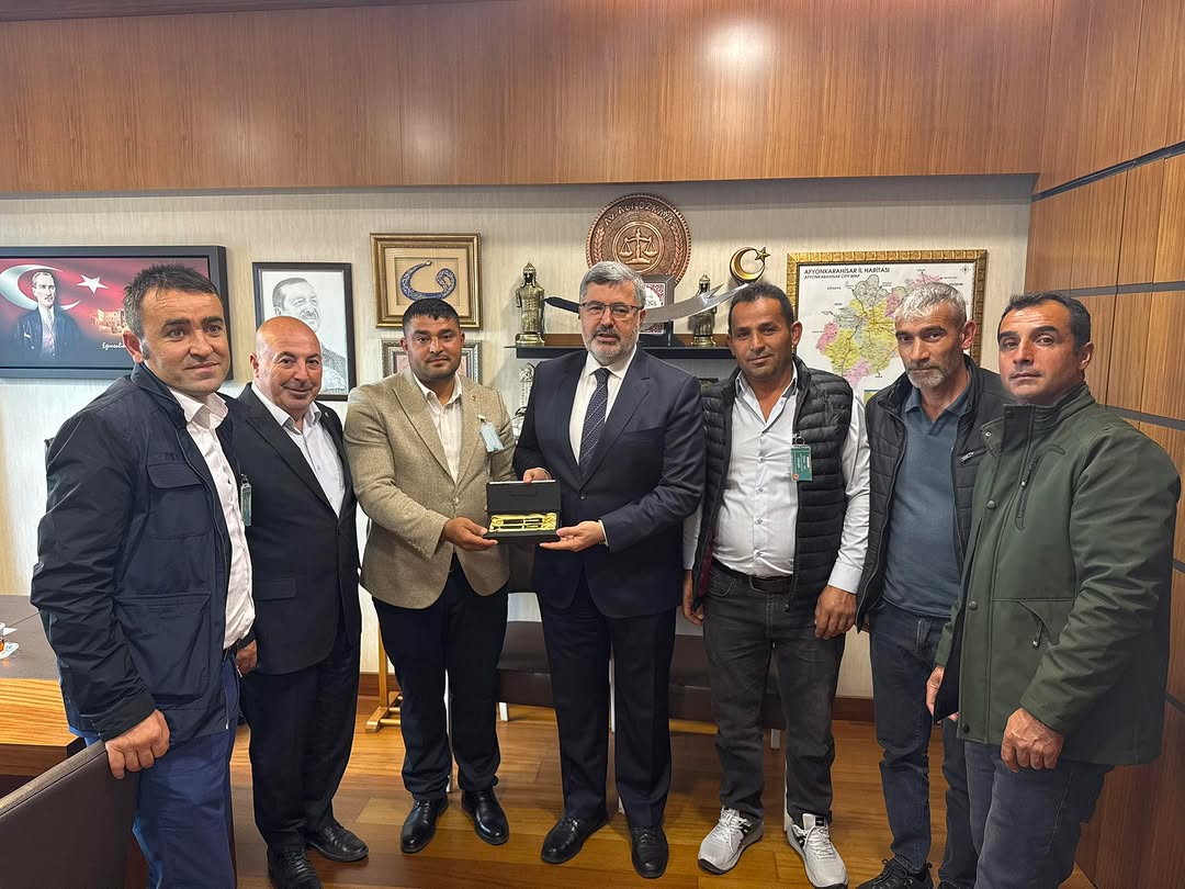 Afyonkarahisar Çavdarlı Köyü Muhtarı Murat Daş ve Köprülü Köyü Muhtarı Ömer Çalışır Gazi Meclisinde Misafir Edildi