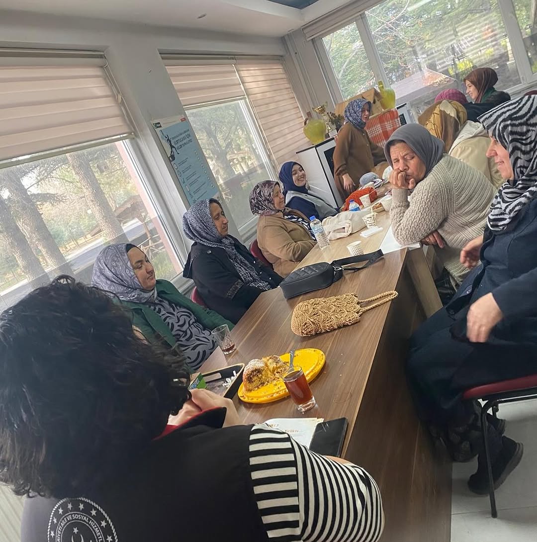 Sandıklı Sosyal Hizmet Merkezi'nden Hocalar Kadın Kültür Evinde Evlilik ve Aile Hayatı Söyleşisi