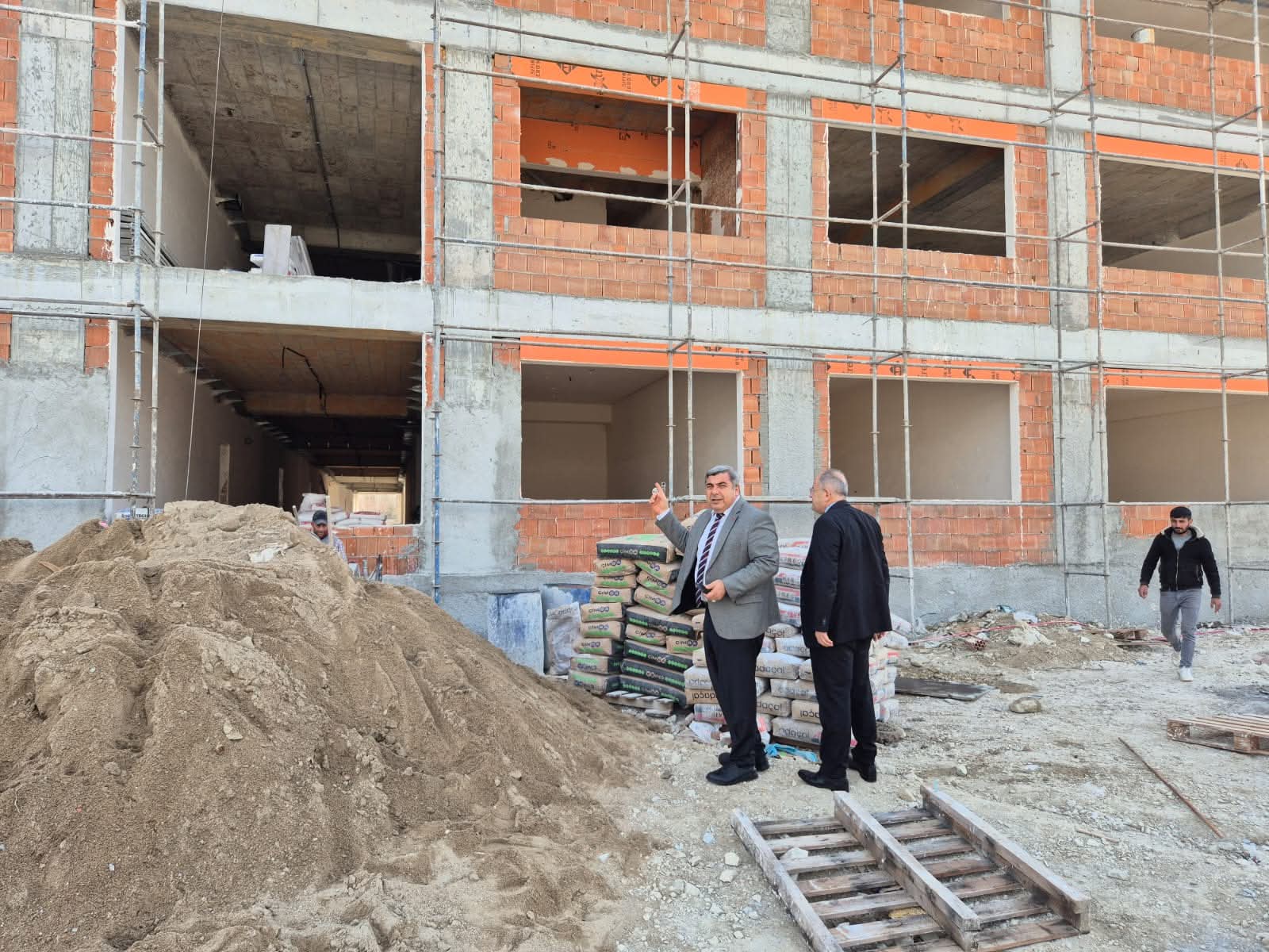 İl Milli Eğitim Müdürü Miraç Sünnetci İkinci Fen Lisesi İnşaatını İnceledi