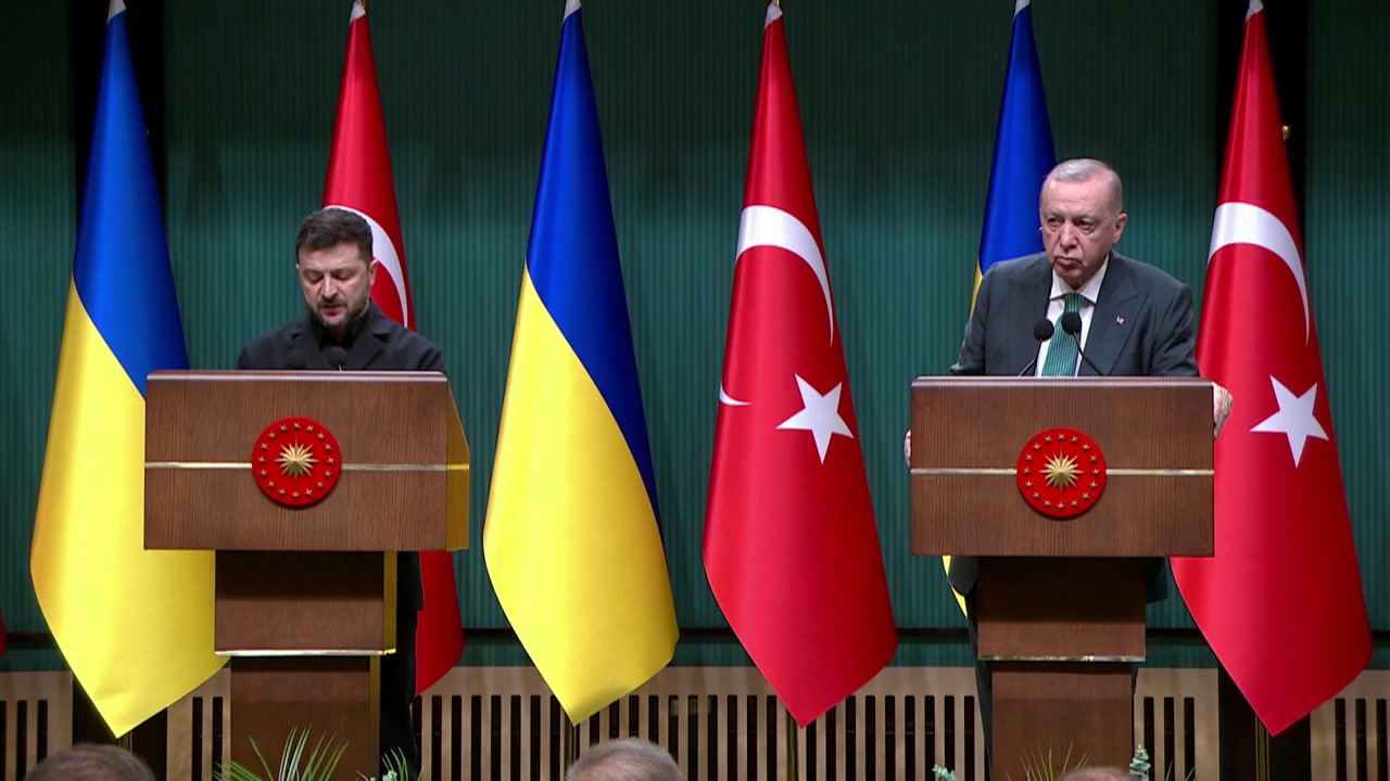 Türkiye Cumhurbaşkanı Recep Tayyip Erdoğan ve Ukrayna Devlet Başkanı Volodimir Zelenski Ortak Basın Toplantısı Düzenledi