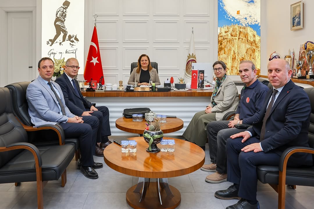 Afyonkarahisar Belediye Başkanı Ulaşım ve İmar Planları Hakkında Görüş Alışverişinde Bulundu