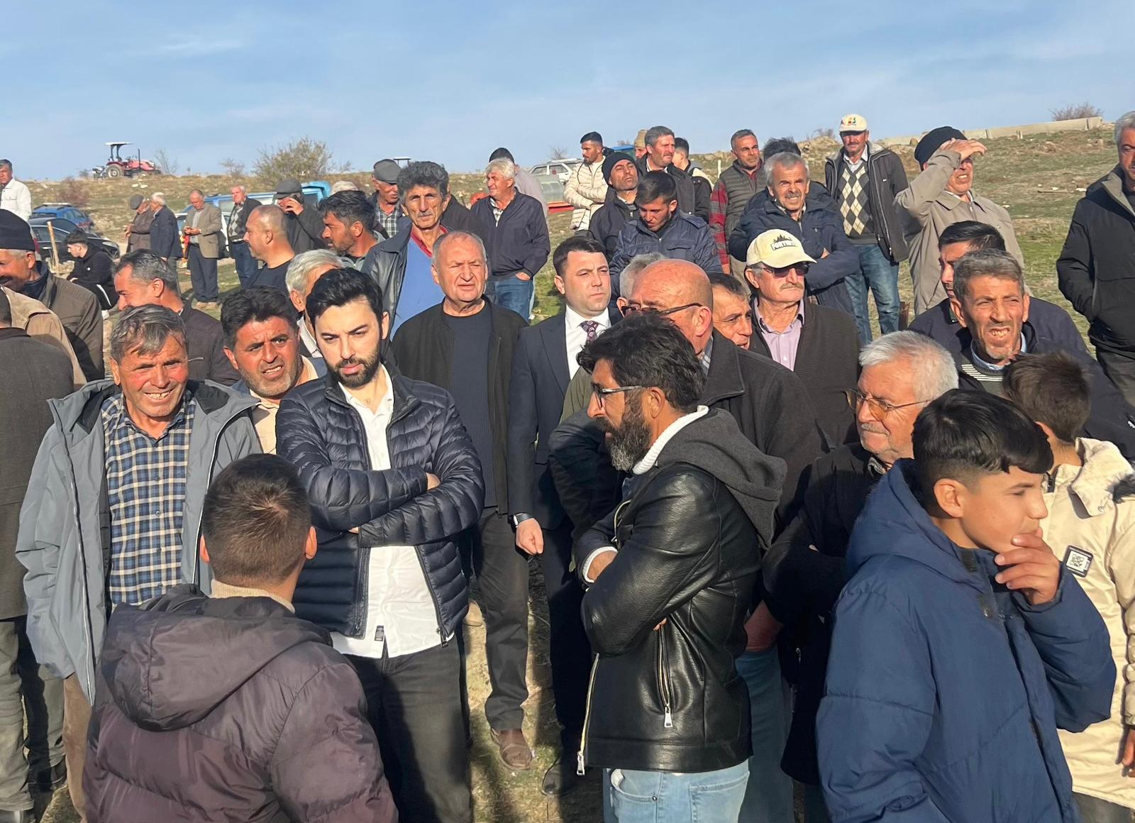 Taşoluk'ta Maden Ocağı Gerilimi Yeniden Alevlendi: Gece Yarısı İş Makinesi Girişi Tepki Çekti