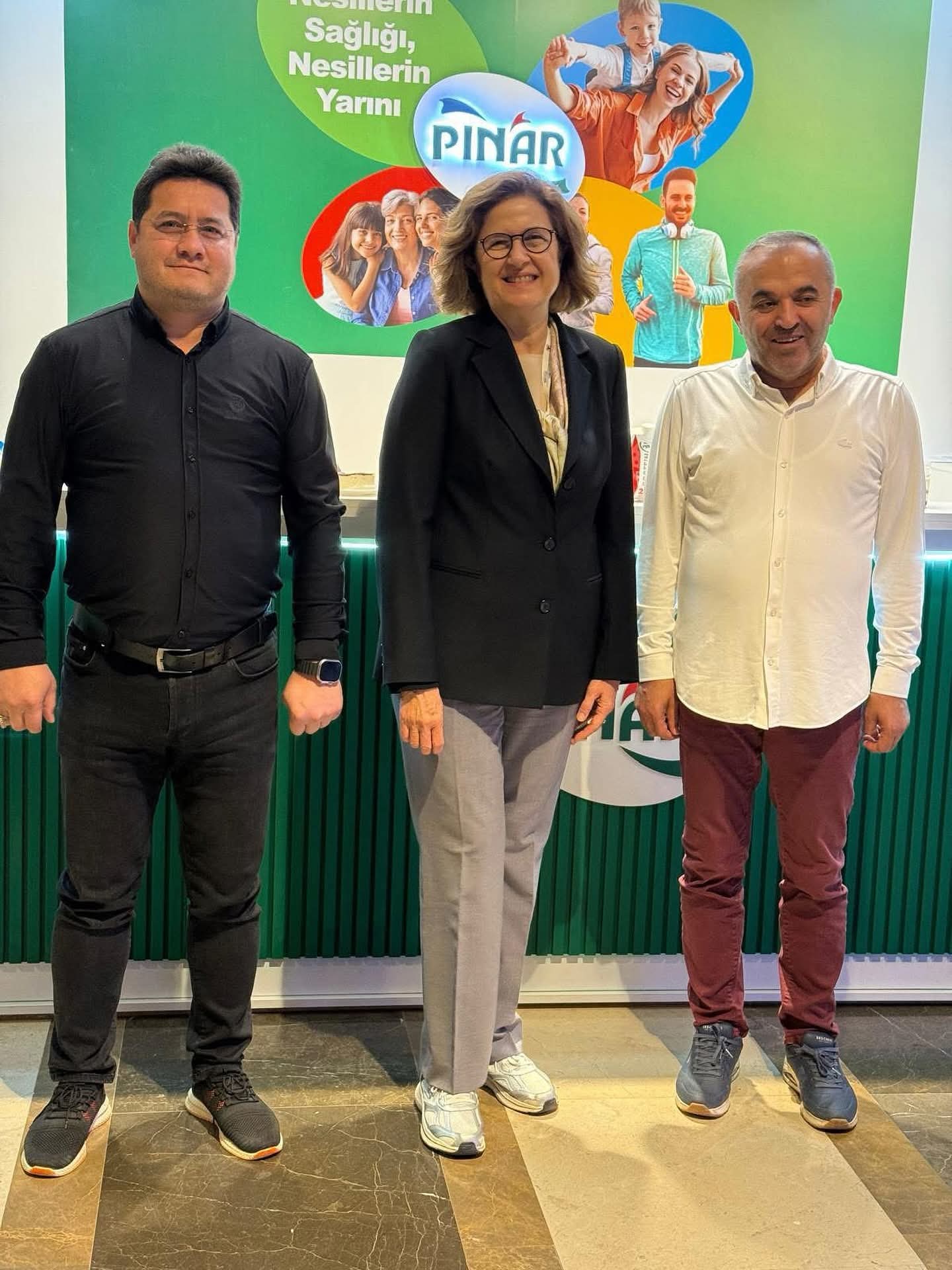 Bolvadin'e Süt Toplama Merkezi Kuruluyor: Belediye Başkanı Derviş Aynacı ve İdil Yiğitbaşı İstişare Yaptı