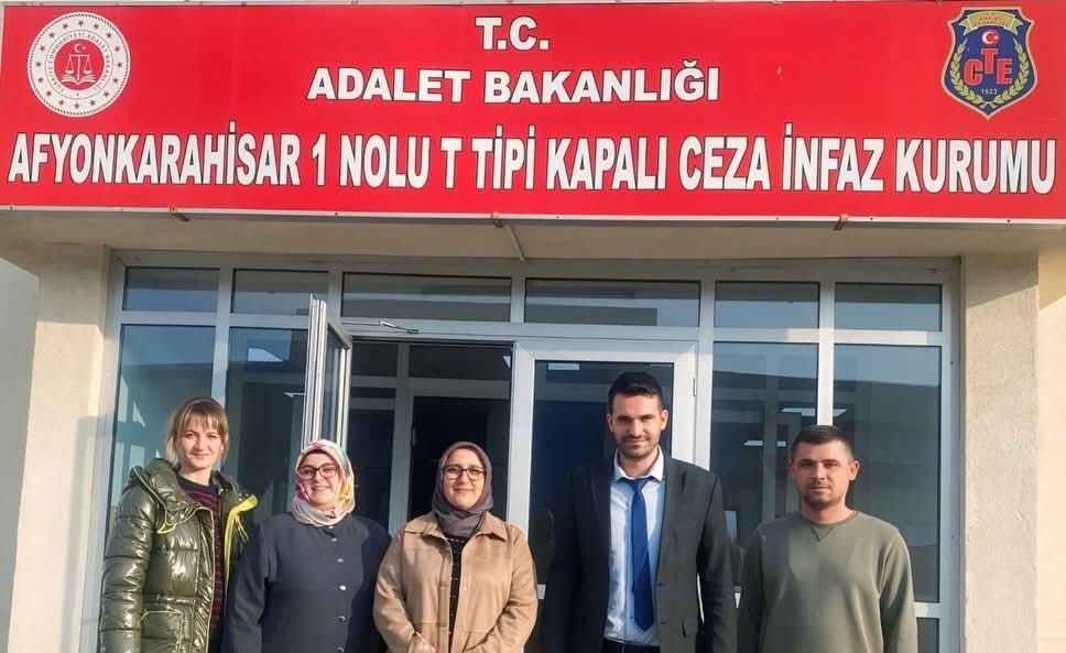 Afyonkarahisar Cezaevinde Mahkumlara Müzik Dinletisi