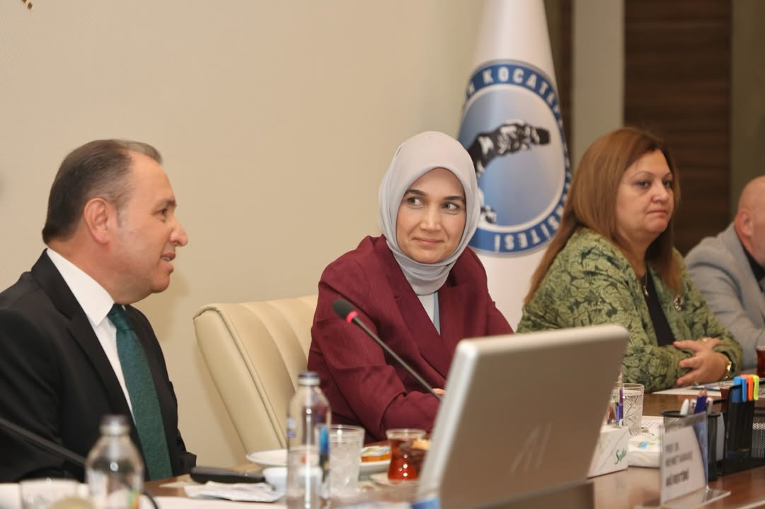 Afyonkarahisar Valiliği'nin Paylaşımı: Valimiz Doç. Dr. Kübra Güran Yiğitbaşı Başkanlığında Toplantı