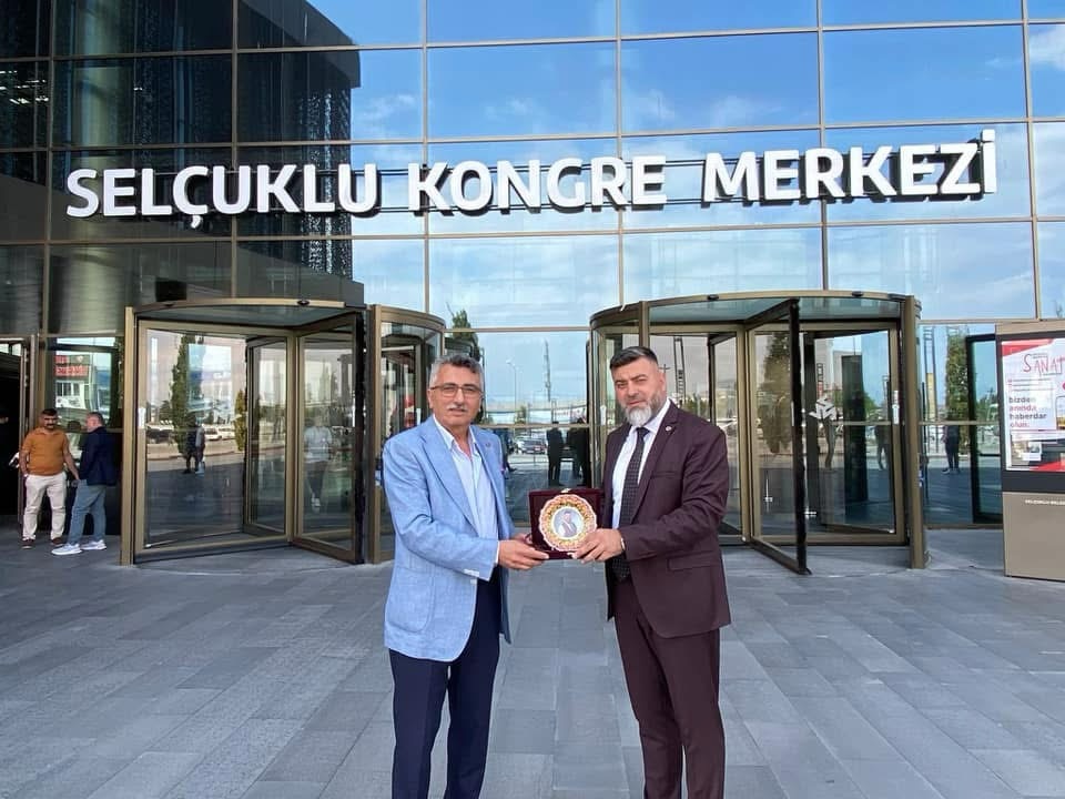 Kütahya Berberler Kuaförler ve Güzellik Salonu Esnaf Odası Başkanı Mehmet Çatlı'ya Geçmiş Olsun Dilekleri