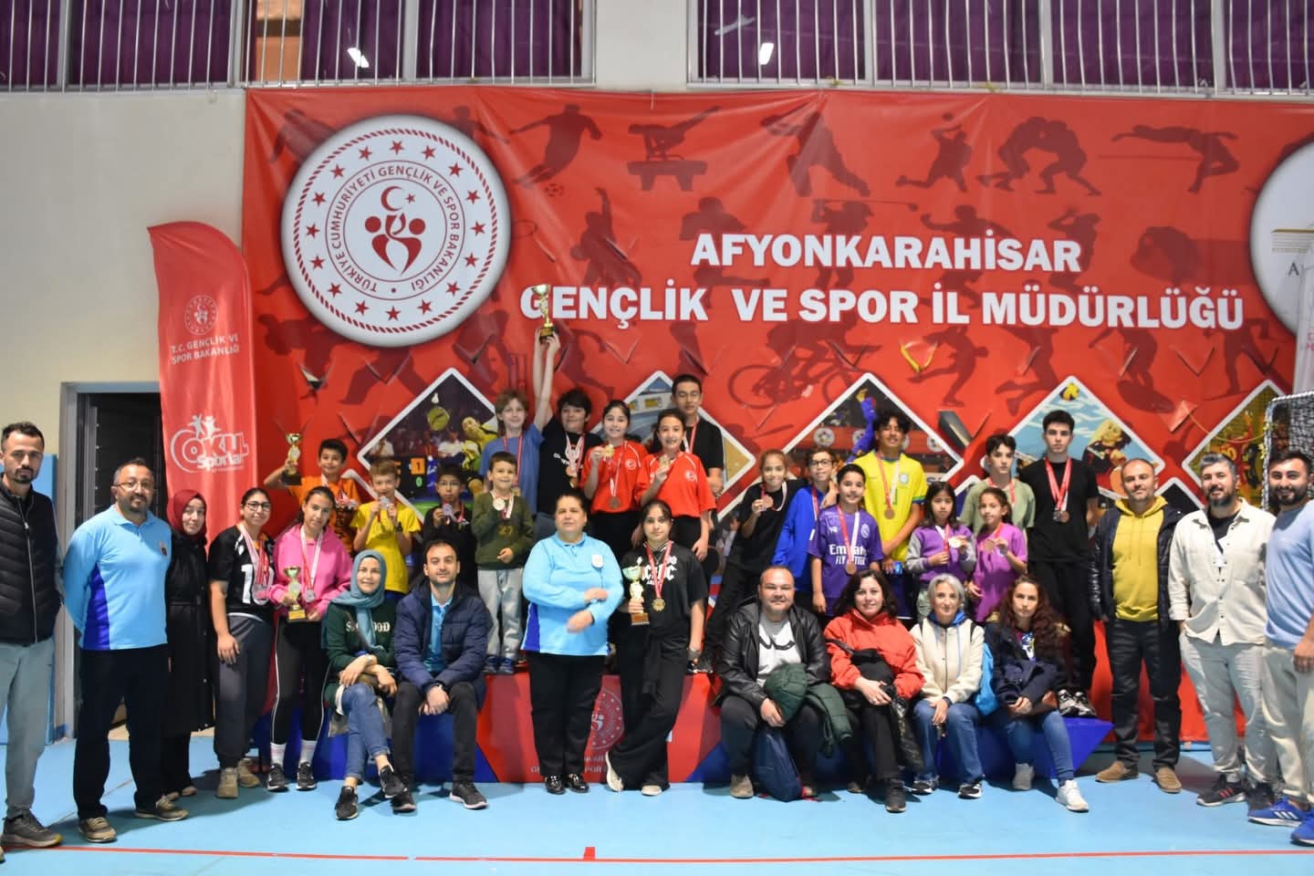 Çiğiltepe Spor Salonu'nda Masa Tenisi Gençler İl Birinciliği Heyecanı