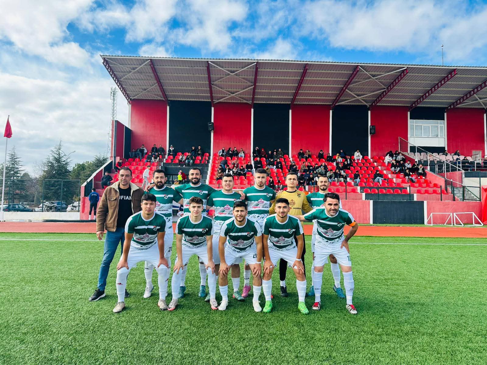 Bolvadin-Susuz Belediyespor Maçı 3-3 Berabere Bitti, Taraftarlar Arasında Kavga Çıktı