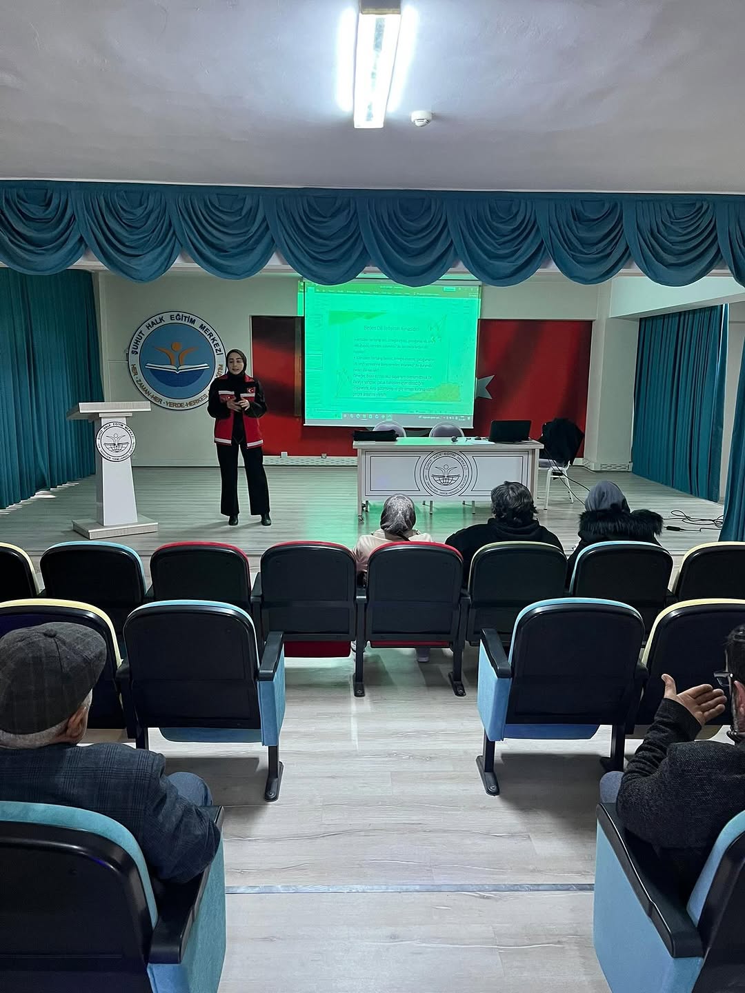 Şuhut Sosyal Hizmet Merkezi Tarafından Muhtarlara Aile İçi İletişim Semineri Verildi