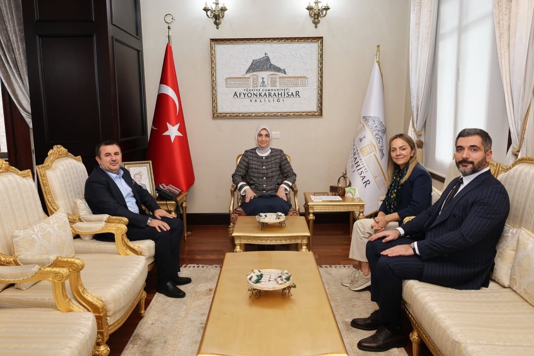 Valimiz Doç. Dr. Kübra Güran Yiğitbaşı, Tıbbi Kenevir Üreticileri ve Sanayicileri Derneği Yöneticileriyle Görüştü