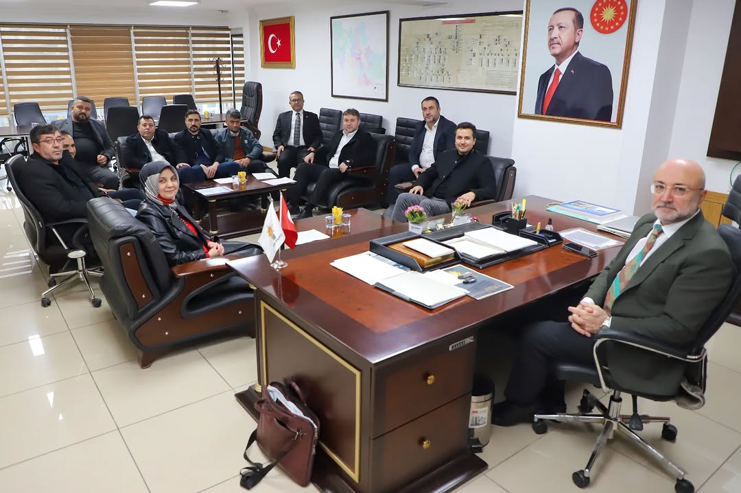 Ak Parti Afyonkarahisar İl Başkanı Av. Turgay Şahin, İhsaniye Heyeti İle Toplantı Gerçekleştirdi