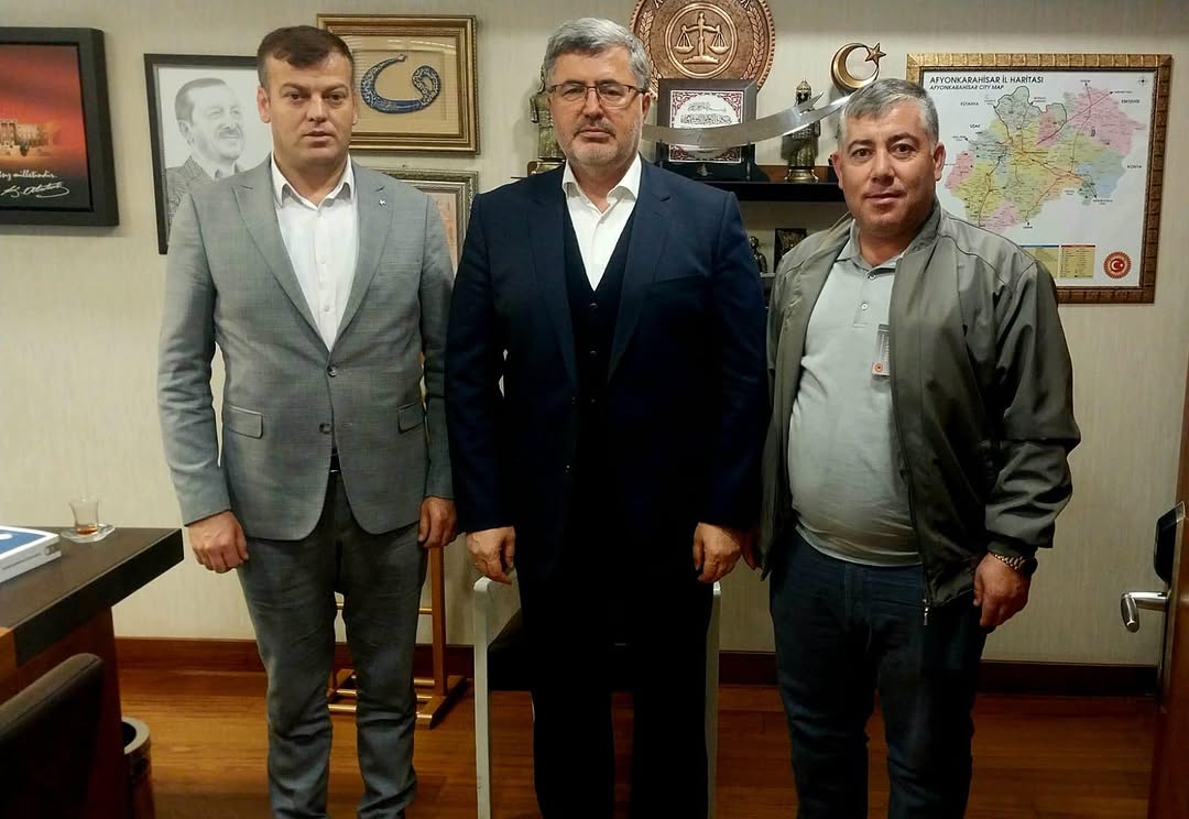 Gebeceler Belediye Başkanı ve Belde Başkanı Gazi Meclisinde Misafir Edildi