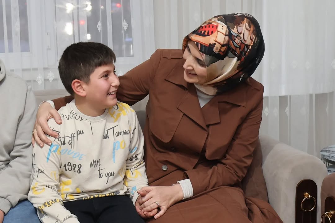 Vali Kübra Güran Yiğitbaşı Şuhut'ta Gaziyi Ziyaret Etti