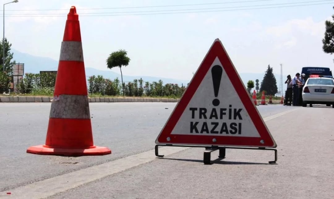 Sandıklı'da Okul Servisi Kazasında Yaralananlara Geçmiş Olsun Dilekleri