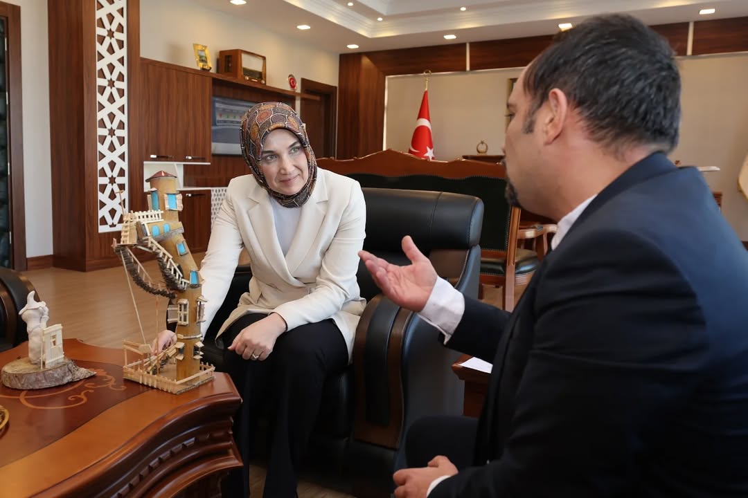 Afyonkarahisar Valiliği'nden Öğretmen Ziyareti