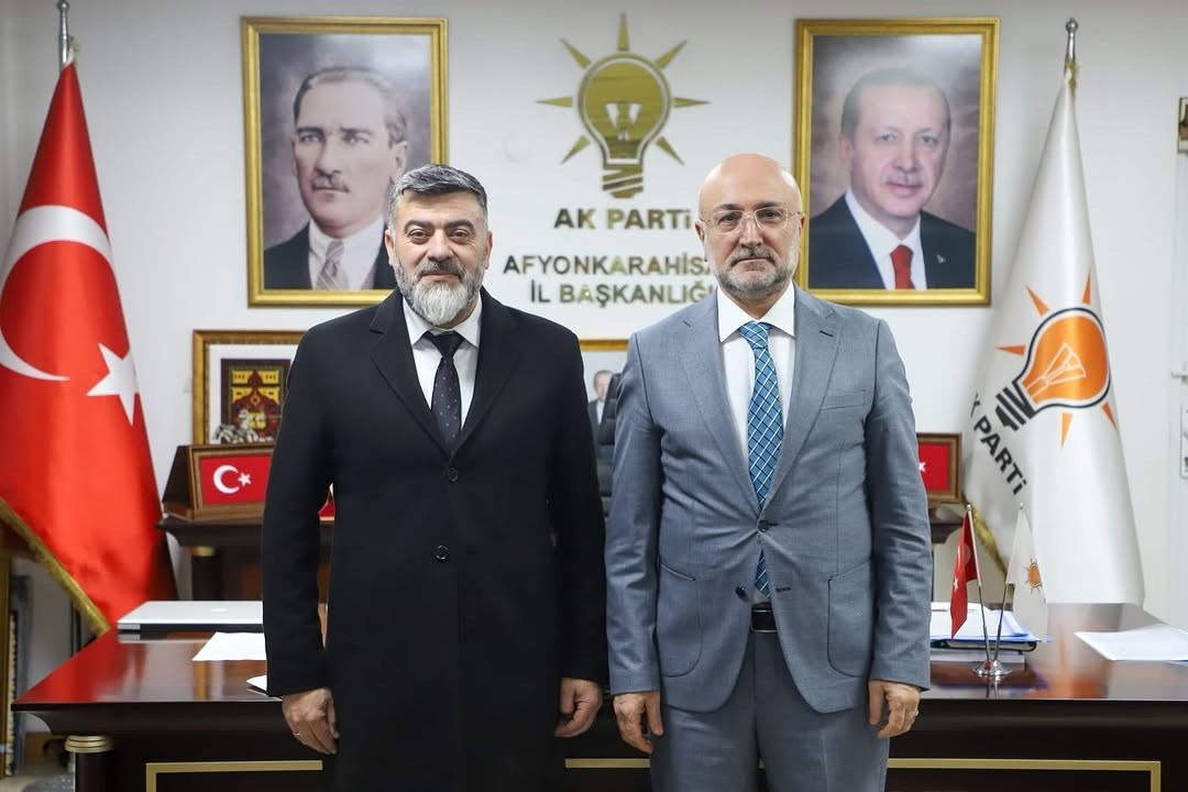 Afyonkarahisar Muhtarlar Derneği Başkanı AK Parti Afyonkarahisar İl Başkanı Av. Turgay Şahin'i Ziyaret Etti