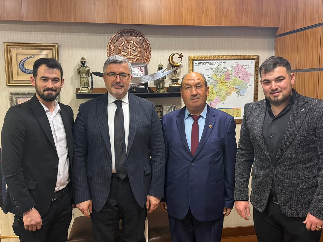 İscehisar Seydiler Belediye Başkanı Adem Tokdemir, Fırat Akyıl ve Tuna Akyıl'ı Gazi Meclisinde Misafir Etti