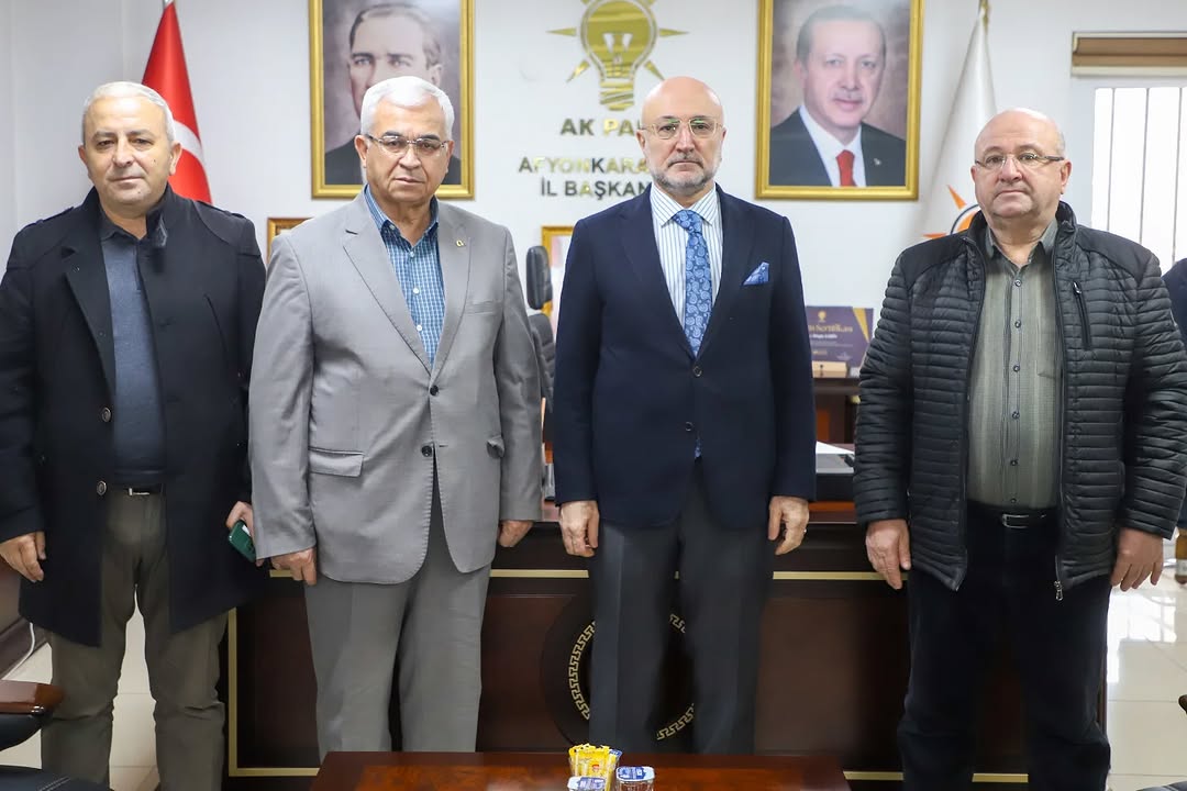 Ak Parti Afyonkarahisar İl Başkanı Av. Turgay Şahin, Sinanpaşa İlçe Başkanı İsmail Aktürk ve Heyetiyle Bir Araya Geldi