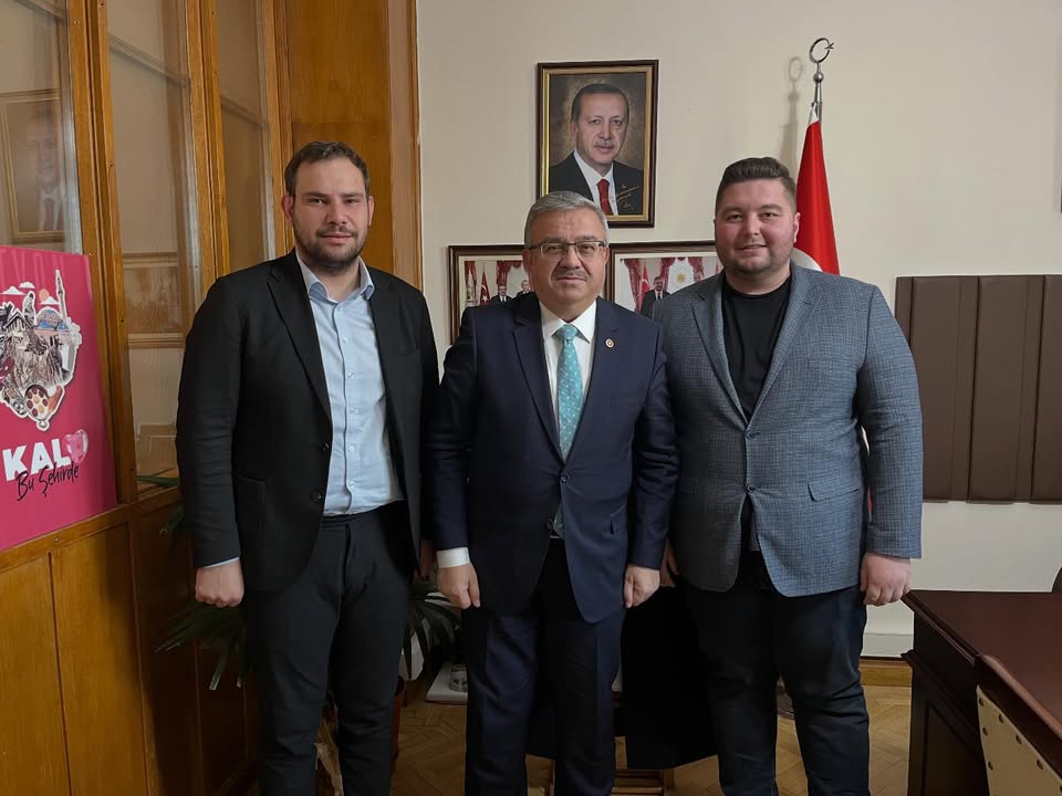 AK Parti Dinar İlçe Başkanı TBMM'de Misafir Ettiği İsimleri Paylaştı