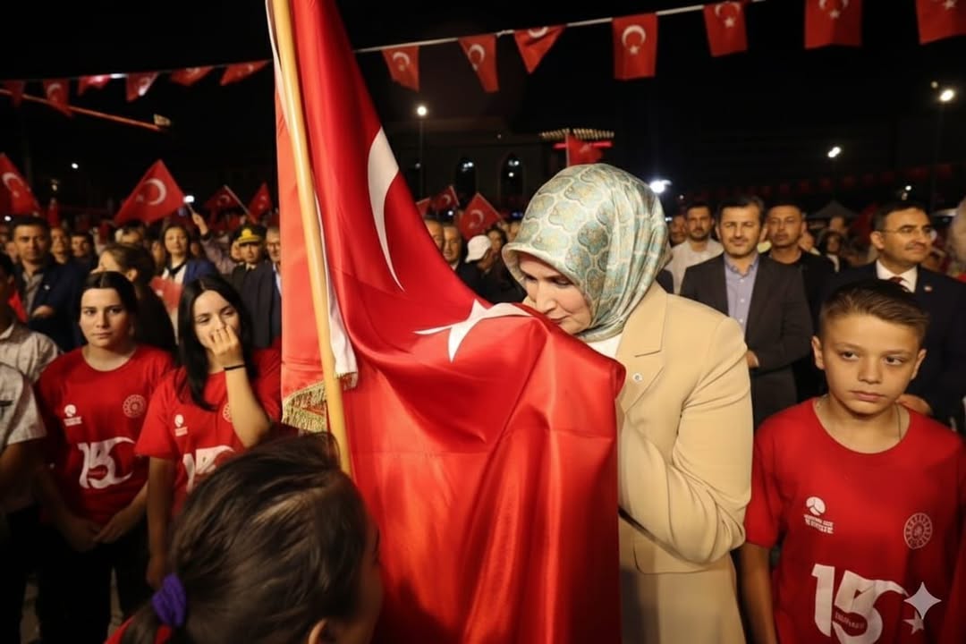 Al Sancağa Uzanan Her Kirli El Milletimizin Çelikten İradesine Çarpıp Kırılmaya Mahkûmdur