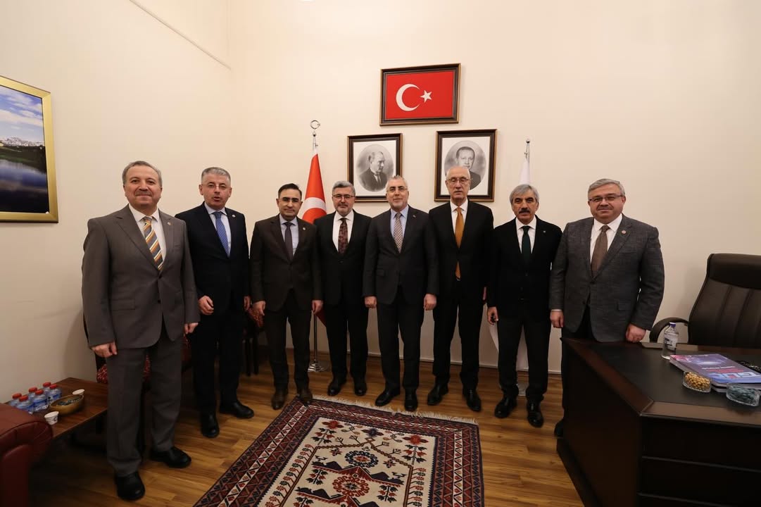TBMM'de Çalışma ve Sosyal Güvenlik Bakanı Vedat Işıkhan'ı Ziyaret