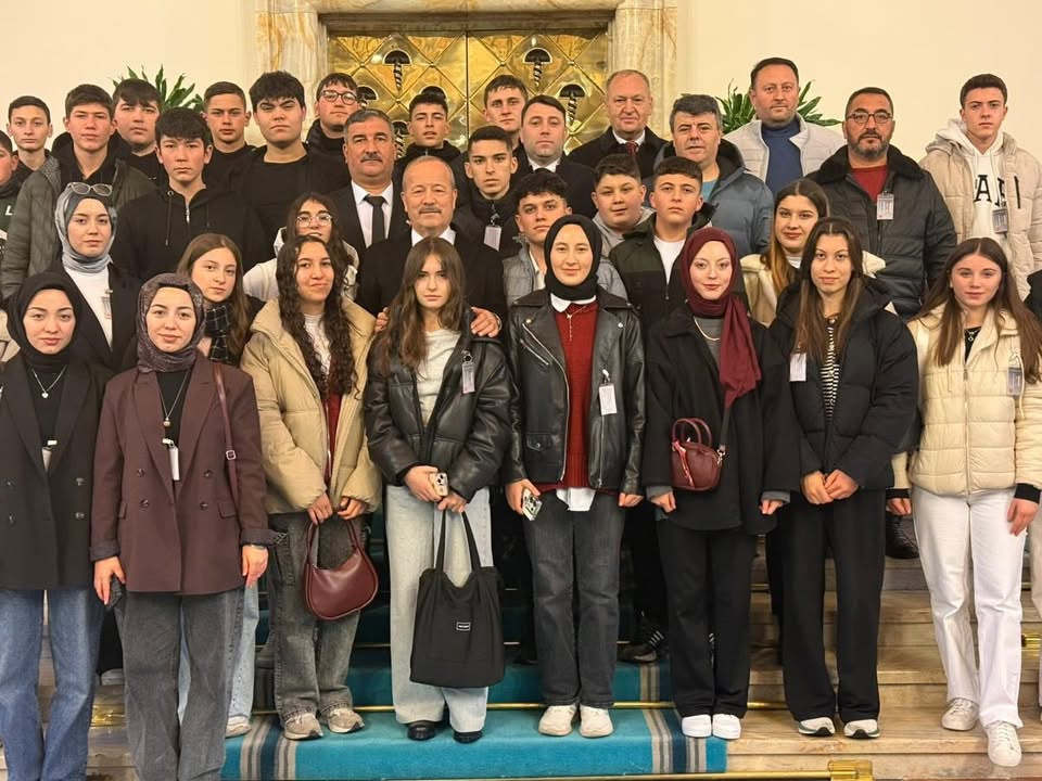 Afyonkarahisar Milletvekilinden Öğrenci ve Öğretmen Ziyareti