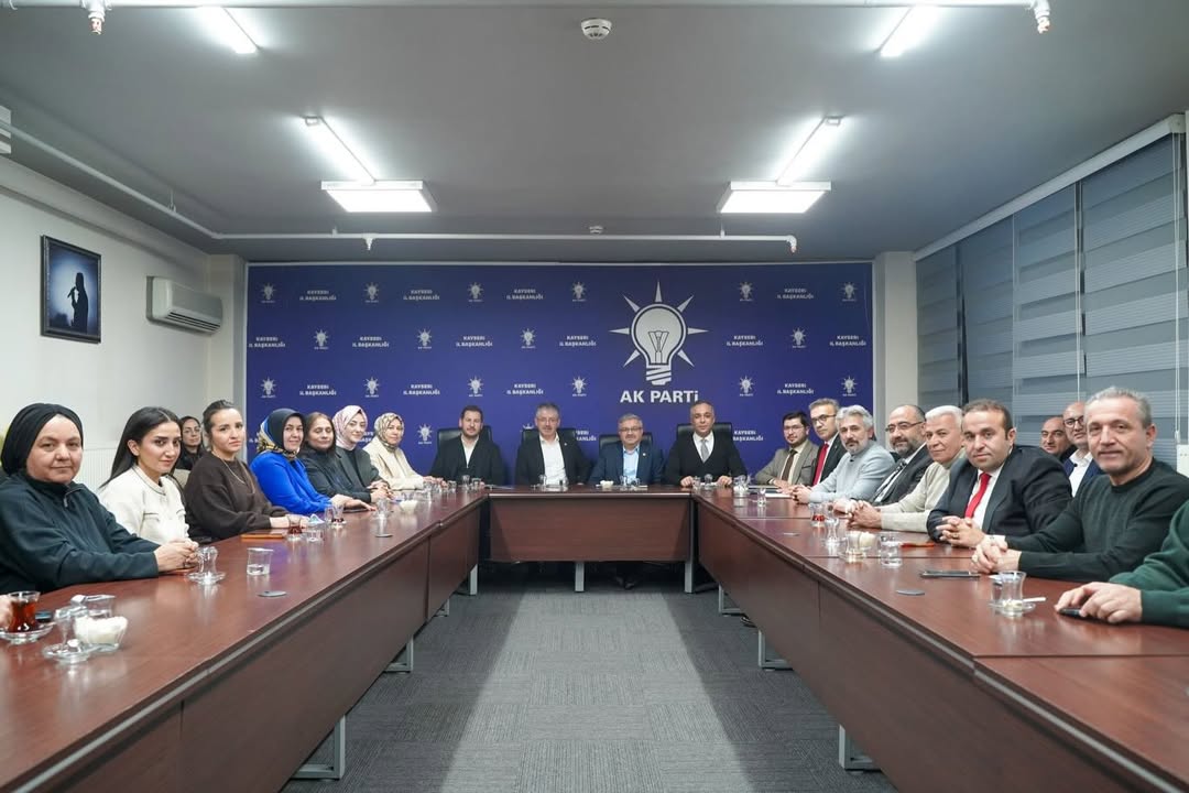 AK Parti Kayseri İl Yönetimi Toplantısından Görüntüler